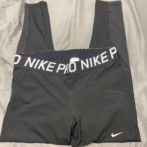 Black nike pro leggins